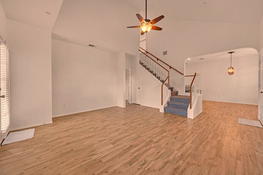 Living room - 9201 Brodie Ln