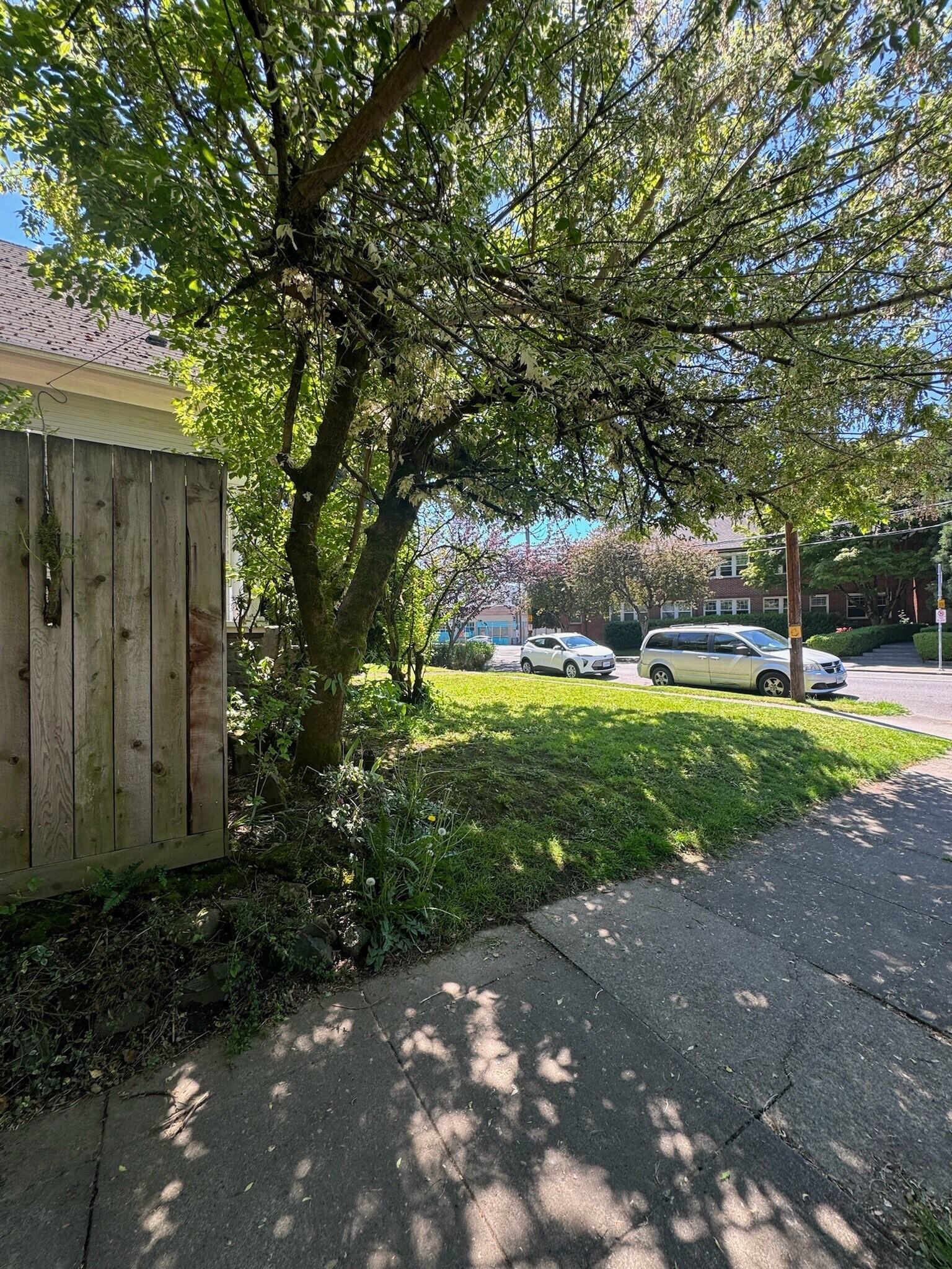 Building Photo - 634 NE 28th Ave