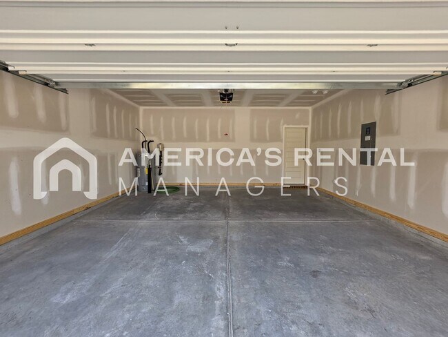 Building Photo - Spacious Home for Rent in Calera, AL!