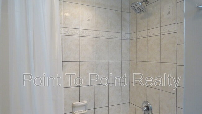 Building Photo - 1647 Dibble Cir W