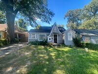 Building Photo - 2407 Larose Ave