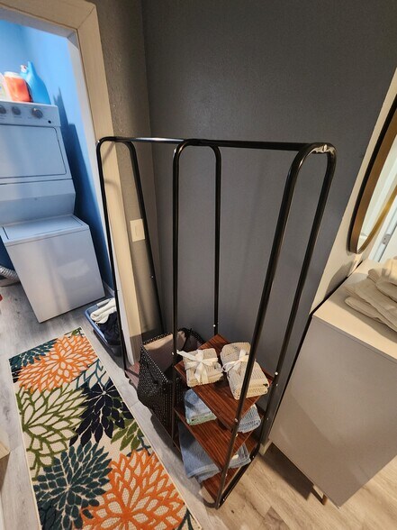 Building Photo - 1002 Brothers Ave.