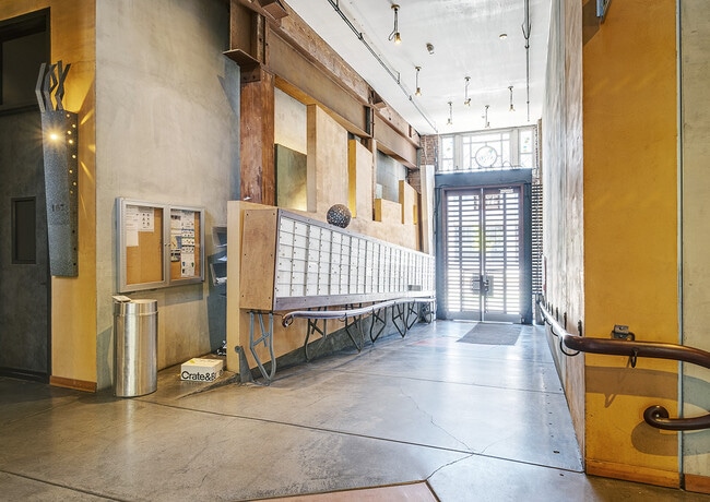 Building Photo - 461 2nd St