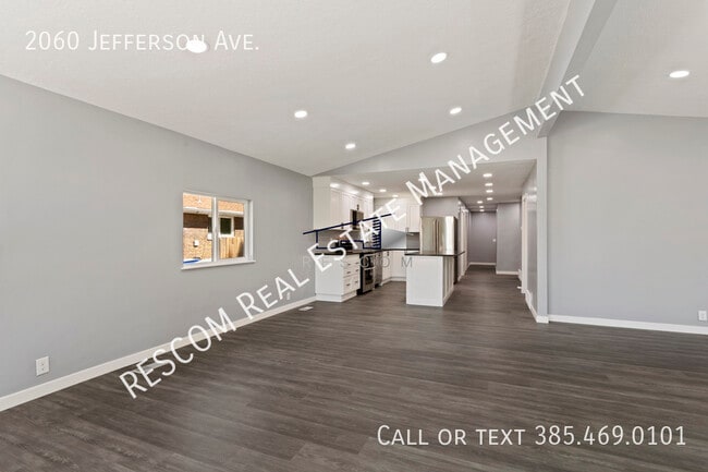 Building Photo - 2060 Jefferson Ave