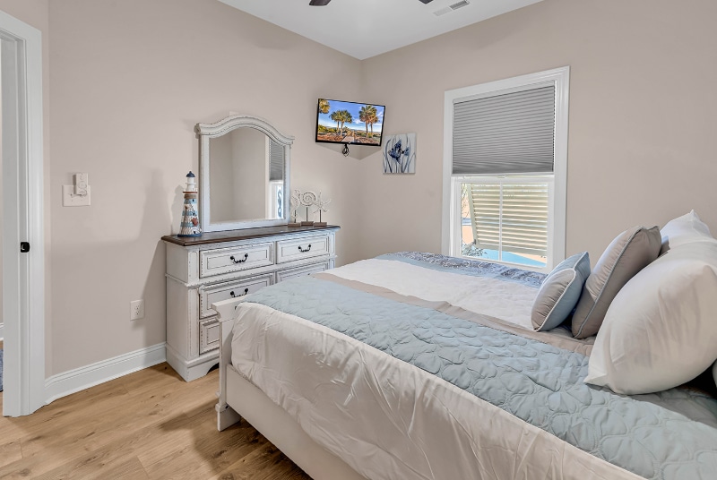 Building Photo - 151 Hallandale Ln