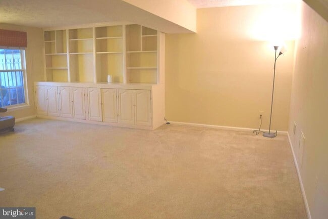 Building Photo - 1549 Autumn Ridge Cir