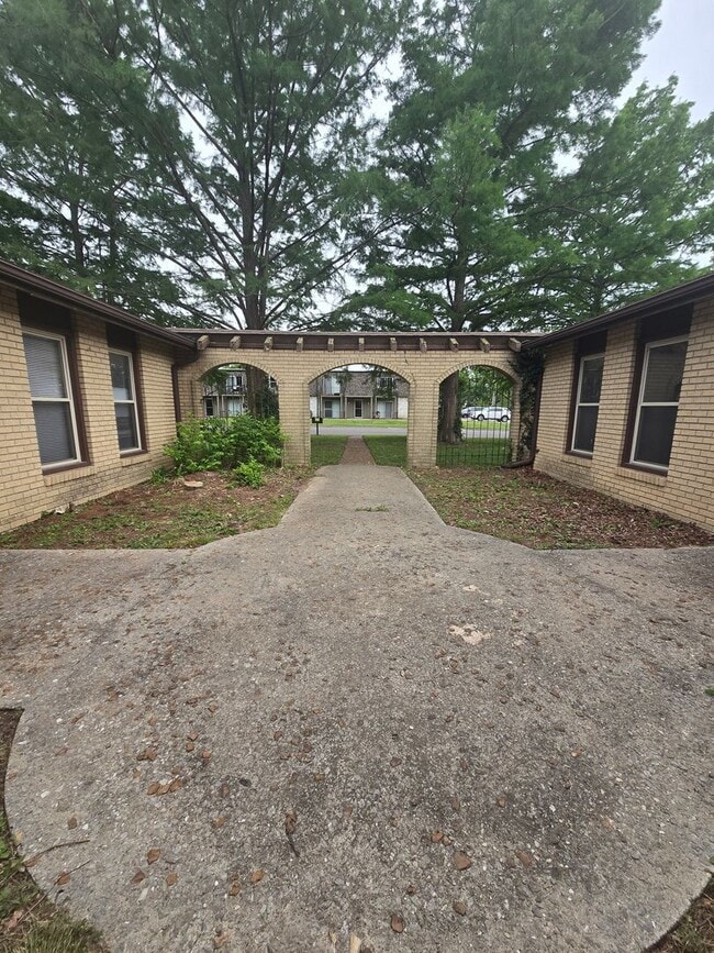 Building Photo - 109 Sieville Ave