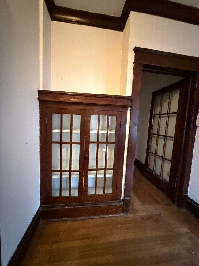 Building Photo - 1612 Quarrier St