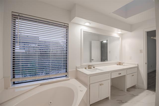 Building Photo - 3820 Flintridge Dr