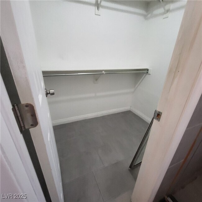 Building Photo - 7813 Seychelles Ct