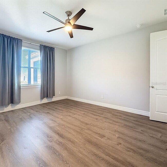 Building Photo - 2232 Bur Oak Blvd