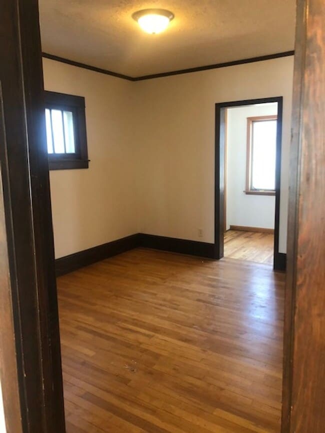 Building Photo - 311 N Dewey St