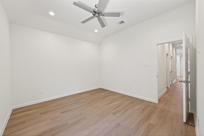 Building Photo - 11864 E Gate Dr
