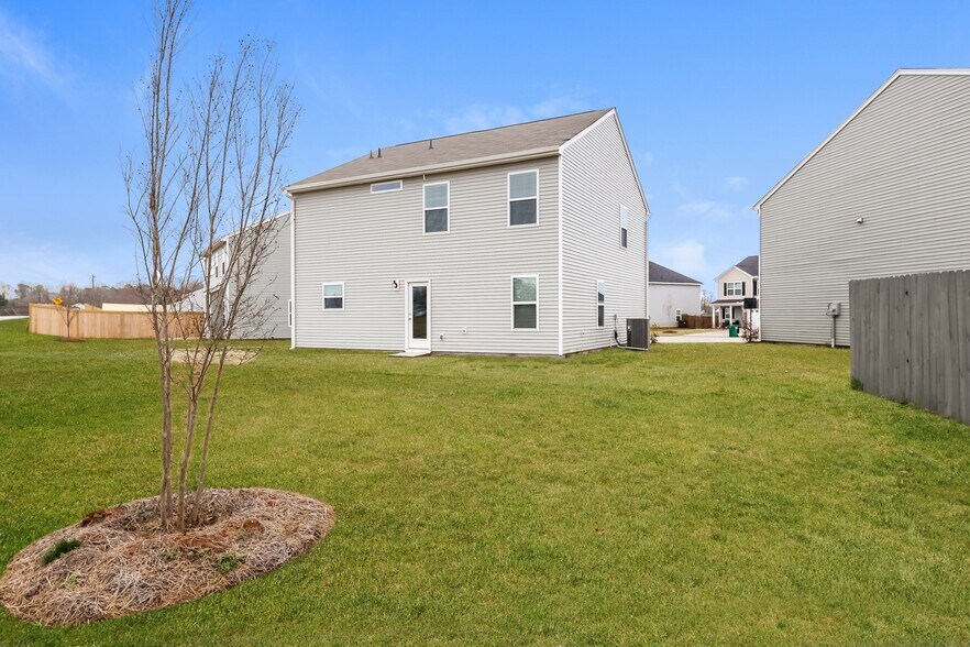 Building Photo - 346 Elevation Ct