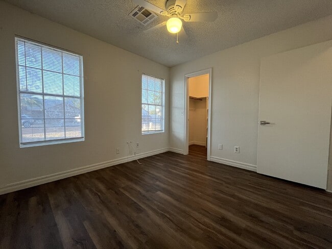 Building Photo - 7119 W McLellan Rd