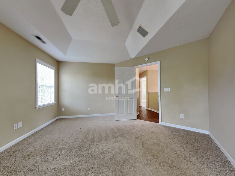 Building Photo - 4465 Greenfield Way Dr