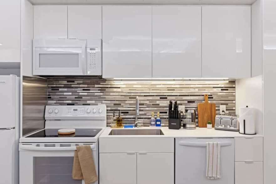 Building Photo - 12607 Larchmere Blvd