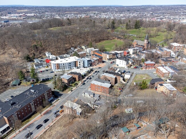 Building Photo - 383 Congress St