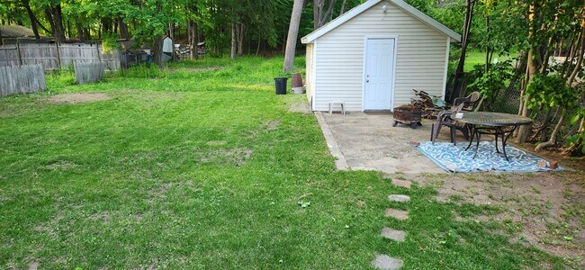 Building Photo - 176 W North St