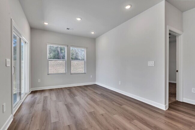 Building Photo - Like New 3BR/2BA Home is Woodruff, SC  **$1875/mo rent