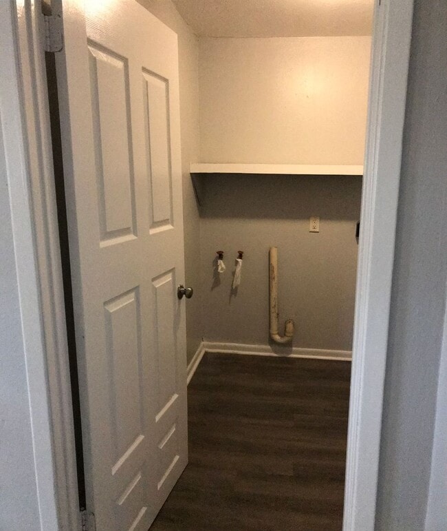 Building Photo - 304 Latin Dr