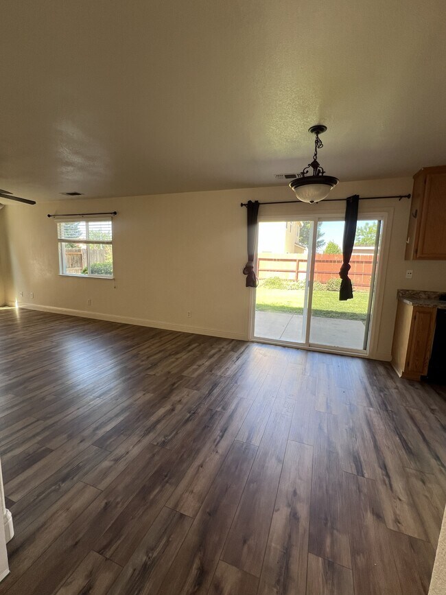 Building Photo - 1694 Shay Way