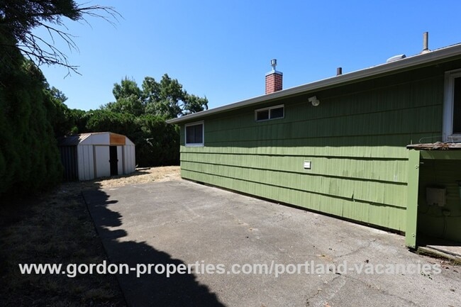 Building Photo - SE Tenino St - Brentwood-Darlington ranch-style 3 bedroom home