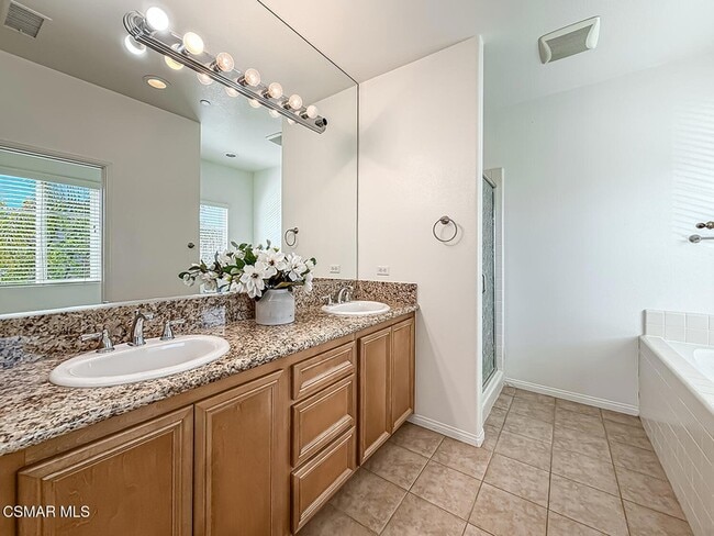 Building Photo - 2930 Esperanza Way