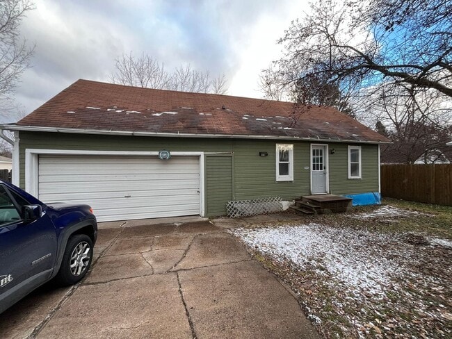 Building Photo - 1335 Prospect Ave