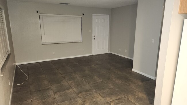 Building Photo - 3379 North Ave