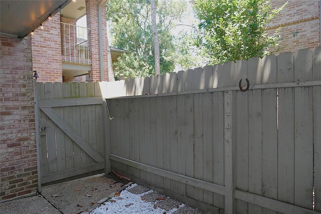 Building Photo - 6429 Bayou Glen Rd
