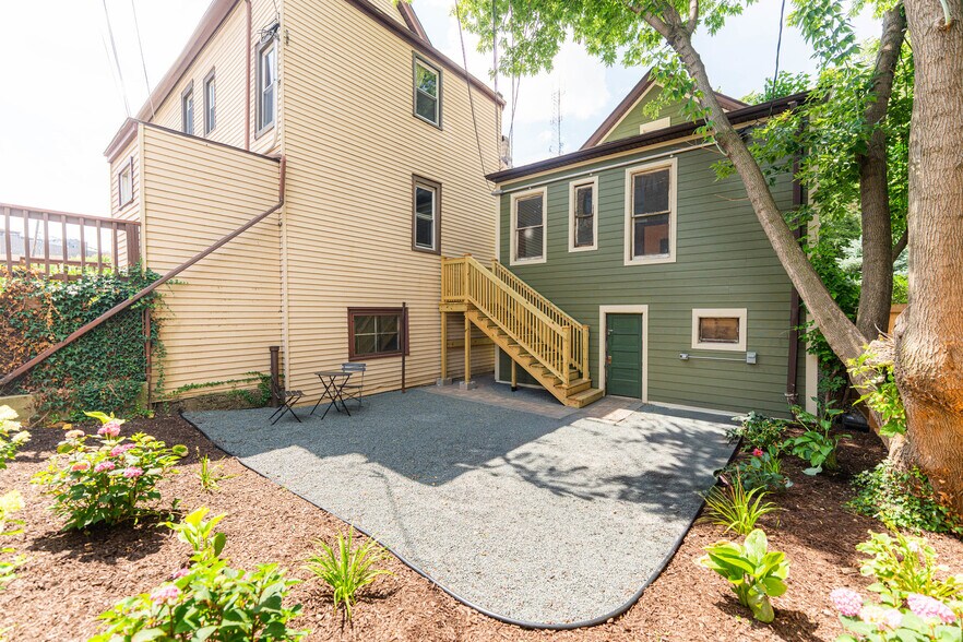 Building Photo - 2735 W Saint Georges Ct