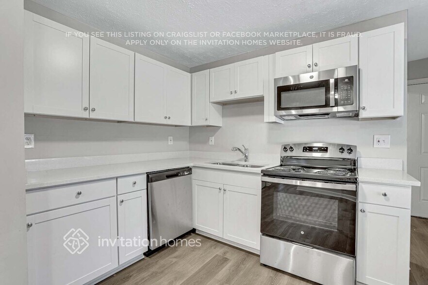 Building Photo - 300 Banberry Dr SE