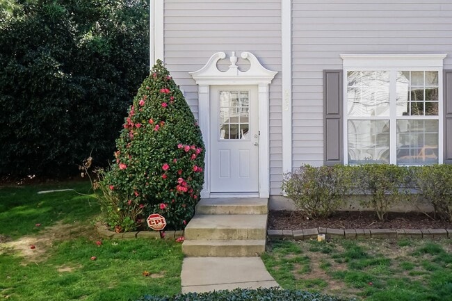Building Photo - Beautifully Maintained Home!