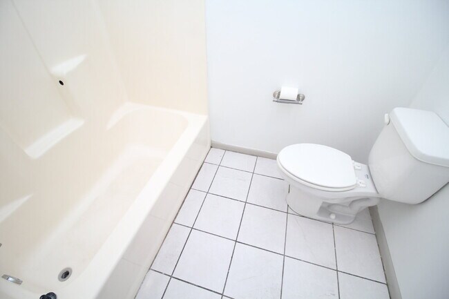 Building Photo - Modern 2BD/1BA in Pace – Freshly Renovated...