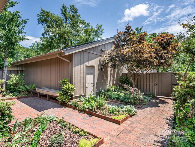 Building Photo - 5110 Dunes Ct