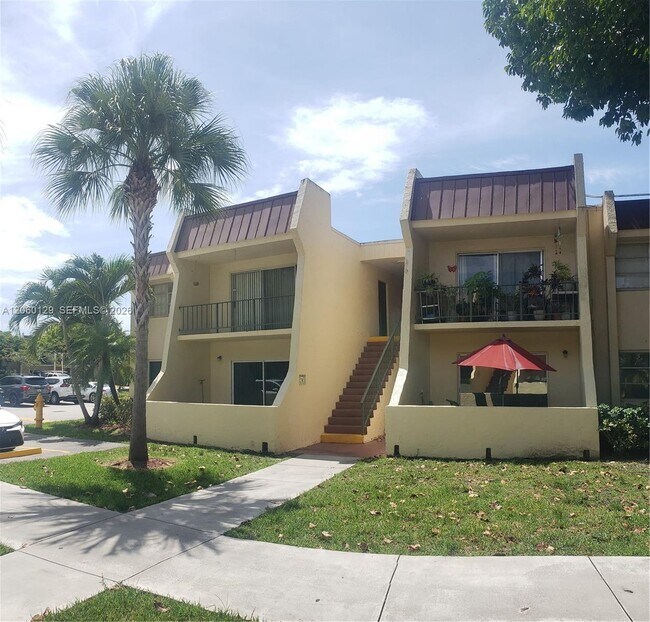 Building Photo - 13934 SW 90th Ave