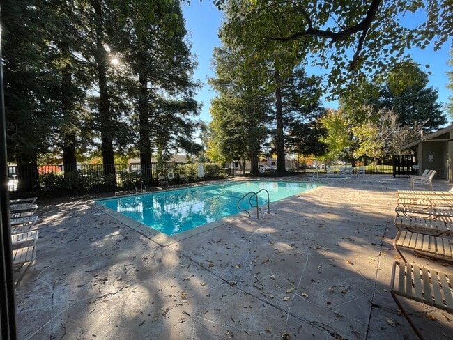 Building Photo - 1717 Algol Ct