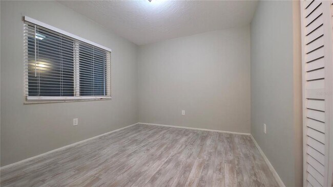Building Photo - 2124 N Tamiami Trl