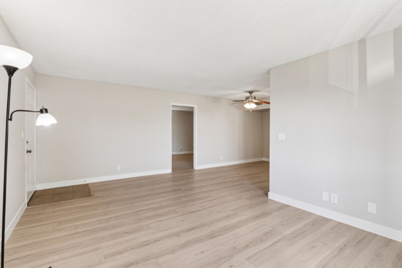 Building Photo - 626 E Verdugo Ave