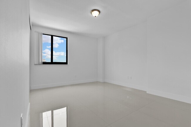 Building Photo - 110 N Federal Hwy