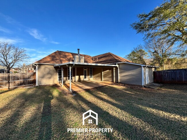 Building Photo - 416 Chadwick Cir