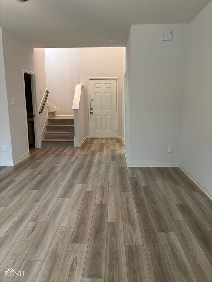 Building Photo - 10494 Sweetwater Creek Dr