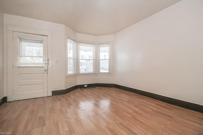 Building Photo - 1312 W 91st St