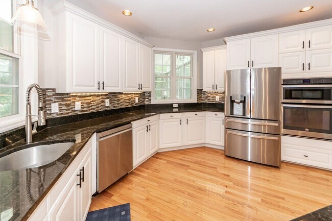 Building Photo - 2105 Williams Veneer Ct