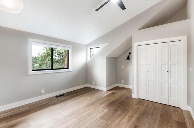 Building Photo - Beautiful Remodeled Home on Acreage!