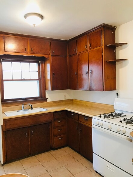 Building Photo - 2121 16th St