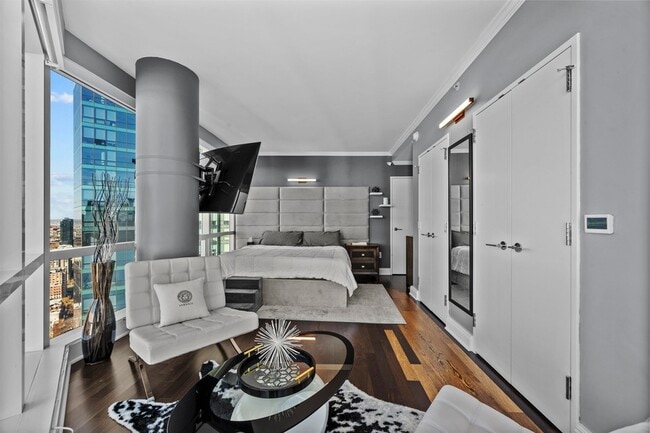 Building Photo - 77 Hudson St