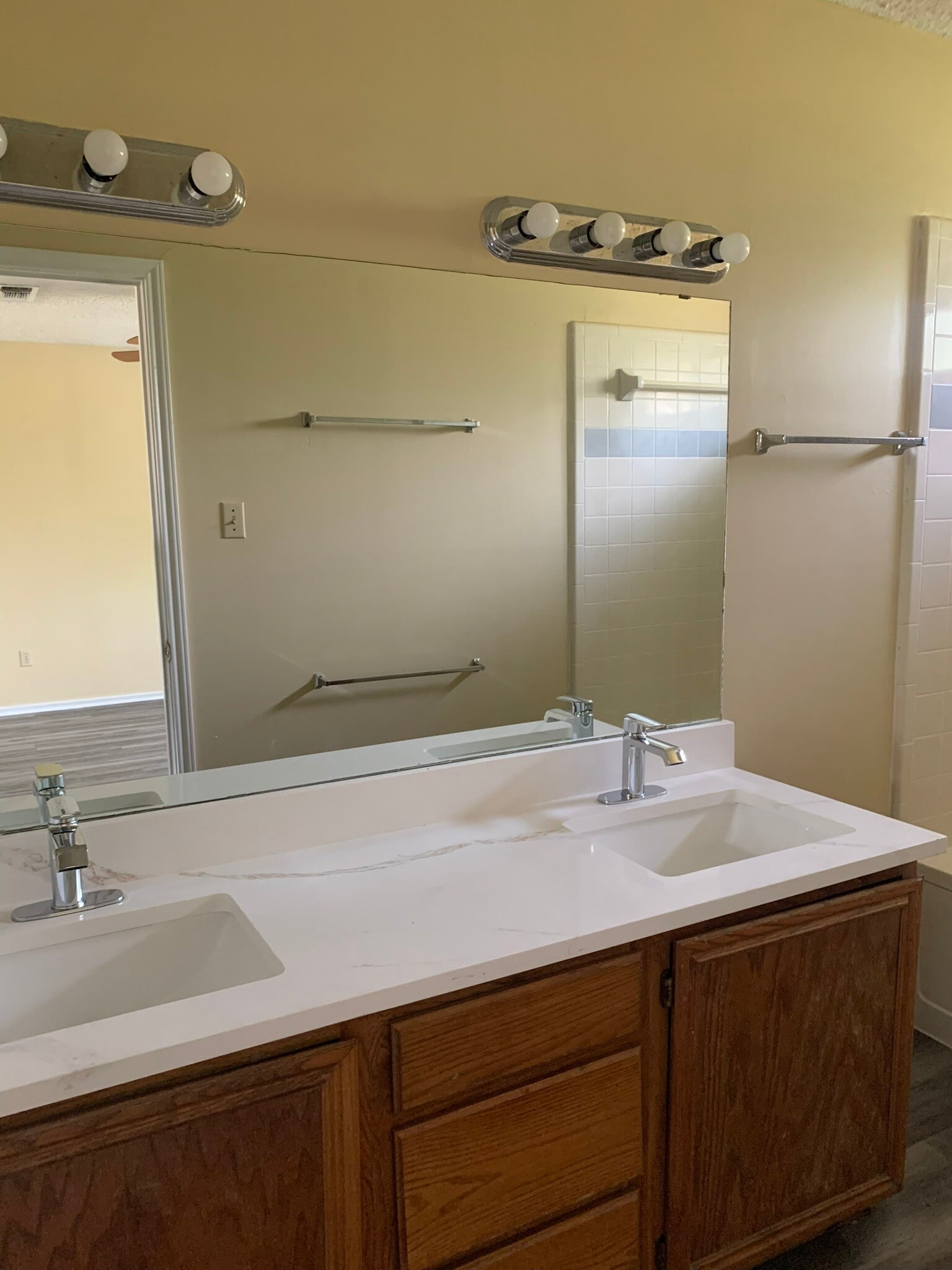 Building Photo - 307 Eichelberger Dr