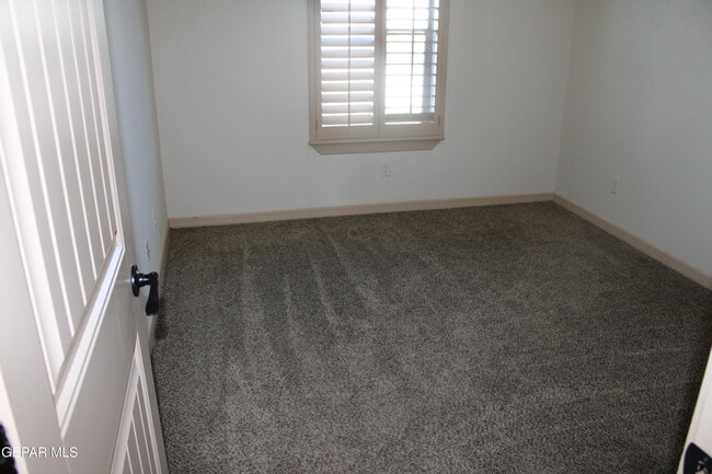 Building Photo - 3060 Cascade Point